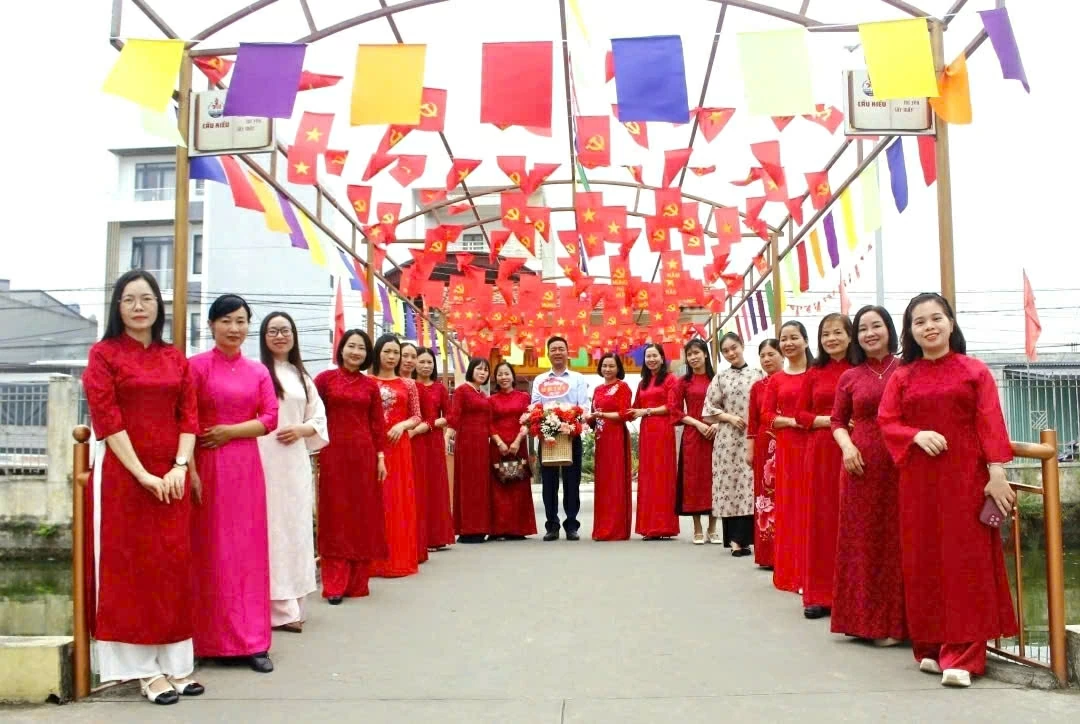 Cổng trường an toàn giao thông tại Trường THCS Đồng Minh: Pháo đài văn hóa bảo vệ thế hệ mầm non của Đảng trong kỷ nguyên mới