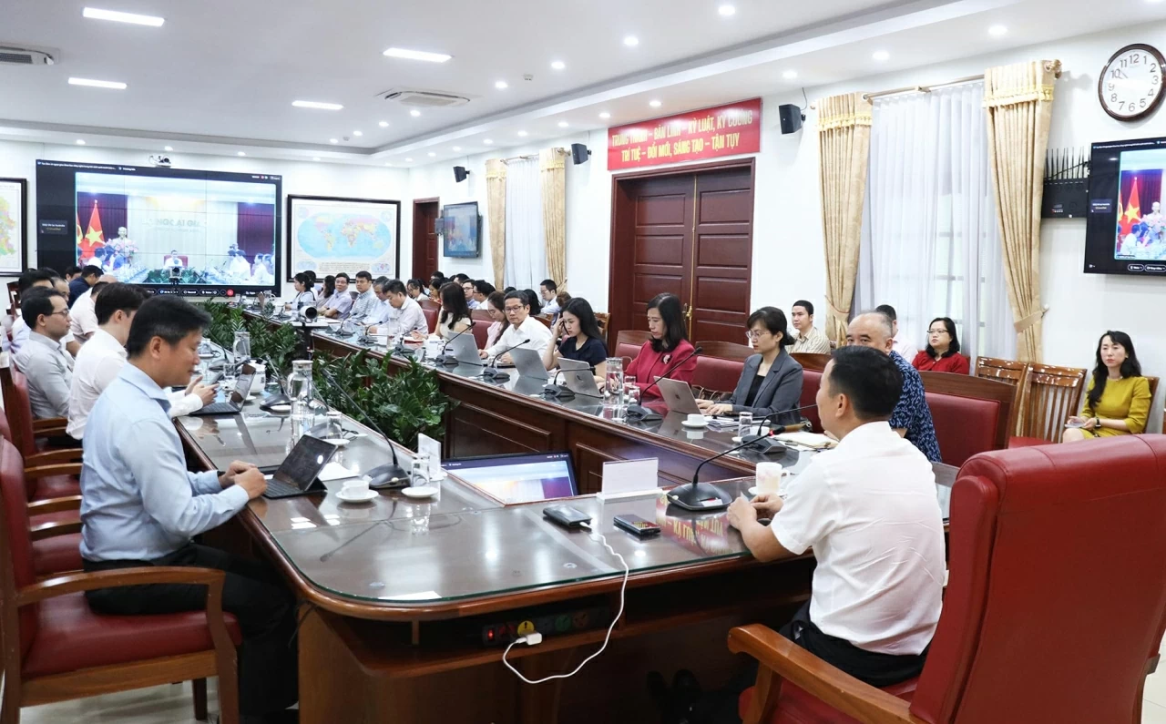 Đặc san HNNG_Cây cầu mới đưa Việt Nam tới tương lai