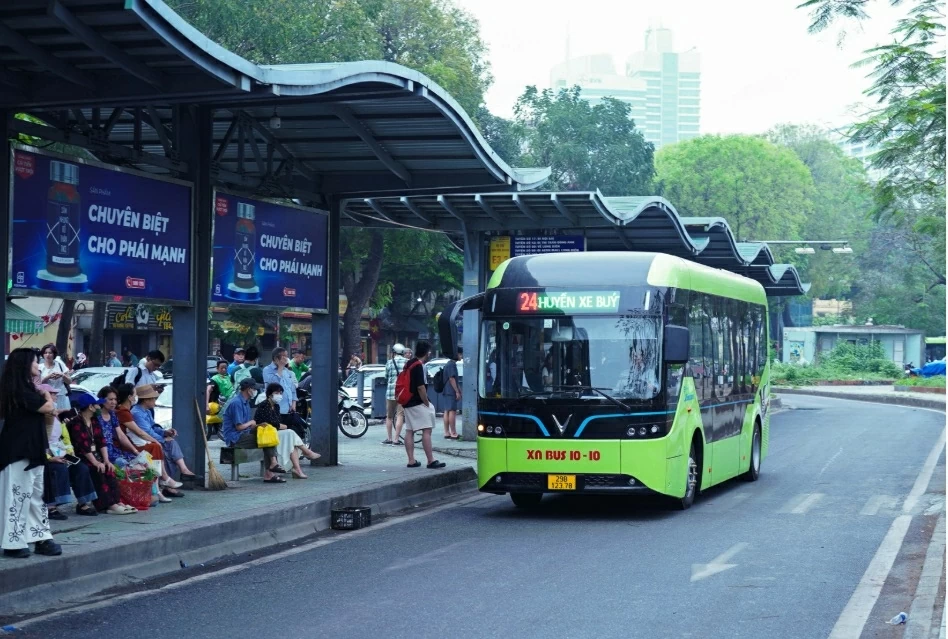 Hà Nội miễn phí vé xe buýt và bố trí 8 điểm đỗ xe quanh Lăng Bác dịp lễ