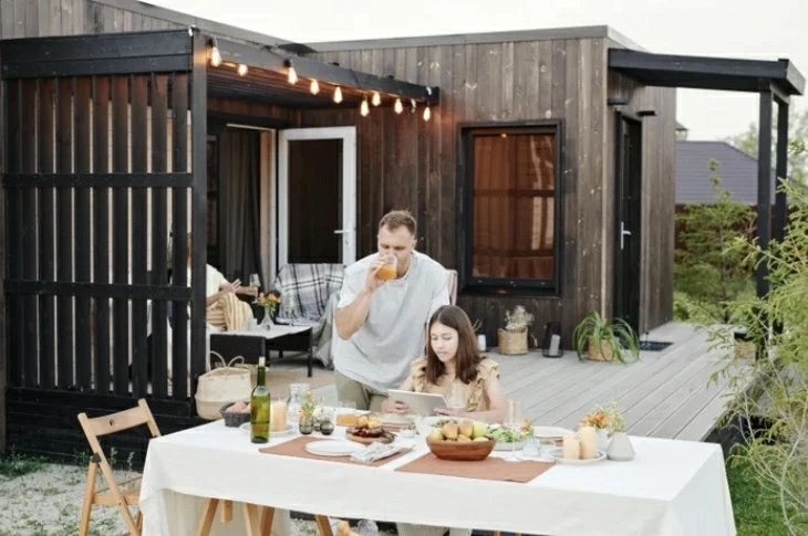 Staycation 2026: Khi 'chữa lành' không còn cần một tấm vé máy bay Staycation 2026: Khi 'chữa lành' không còn cần một tấm vé máy bay