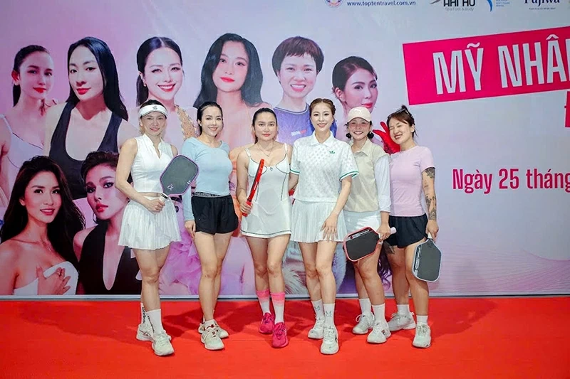Pickleball 'nóng' tại TP.HCM: Sân chơi thể thao thành điểm hẹn của người trẻ