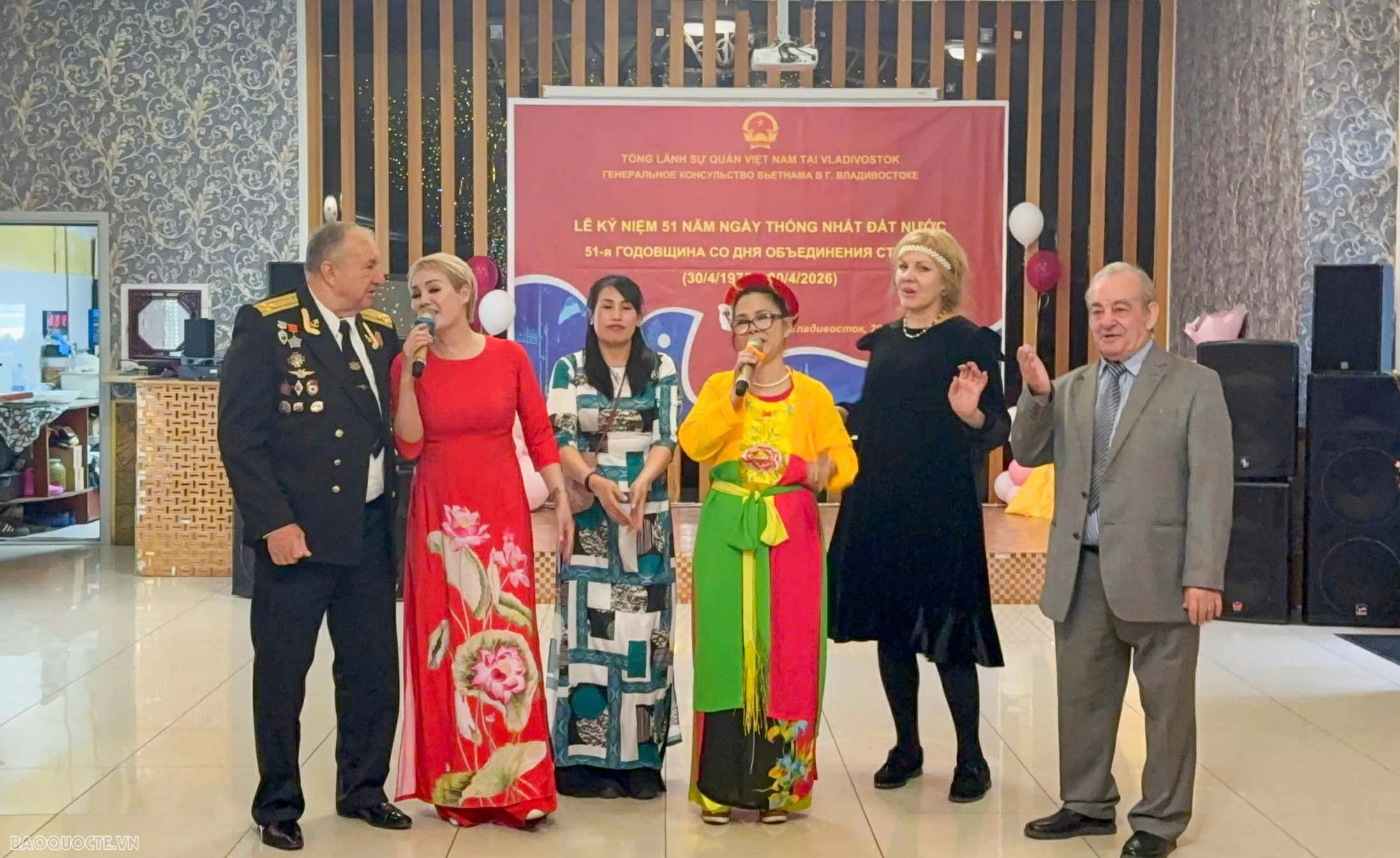Xúc động và tự hào Lễ kỷ niệm 51 năm ngày Giải phóng miền Nam tại Vladivostok (Liên bang Nga)