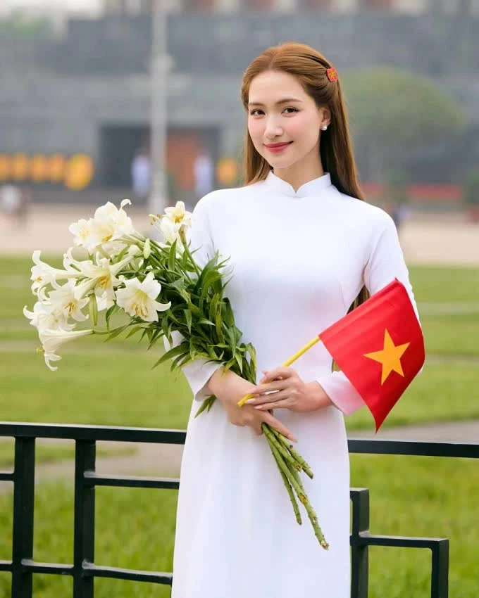 Ca sĩ Hòa Minzy và dàn Hoa hậu khoe sắc thắm với áo dài, rạng rỡ chào mừng ngày 30/4 Ca sĩ Hòa Minzy và dàn Hoa hậu khoe sắc thắm với áo dài, rạng rỡ chào mừng ngày 30/4