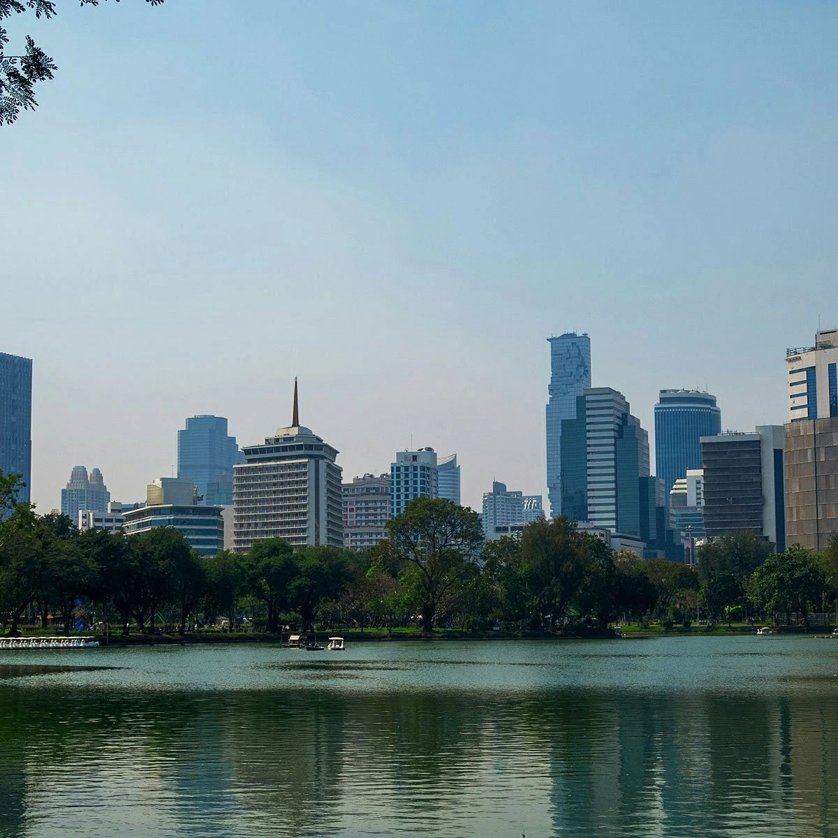 Công viên Lumpini - lá phổi xanh trăm năm của Bangkok, Thái Lan Công viên Lumpini - lá phổi xanh trăm năm của Bangkok, Thái Lan