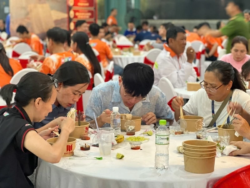 Phở Việt lan tỏa trên đường đua Cúp Truyền hình TP.HCM: Khi ẩm thực trở thành nhịp cầu văn hóa