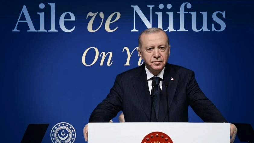 Tổng thống Recep Tayyip Erdogan công bố chiến lược 10 năm nhằm củng cố cấu trúc gia đình và thúc đẩy tỷ lệ sinh tại Thổ Nhĩ Kỳ.(Nguồn: İstanbul Ticaret Gazetesi)