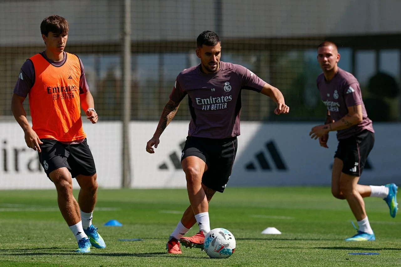Real Madrid ngột ngạt: Chia phe nhóm và bất mãn Mbappe