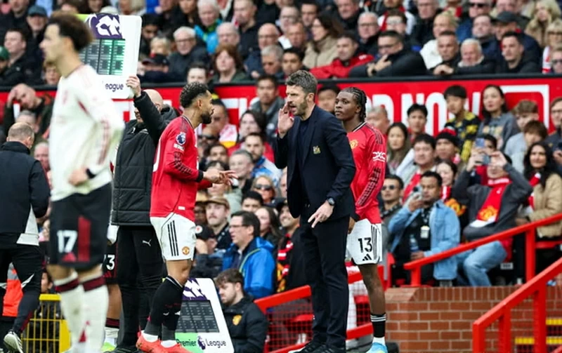 Carrick – bản nâng cấp giản dị đưa Manchester United trở lại đỉnh quỹ đạo Carrick – bản nâng cấp giản dị đưa Manchester United trở lại đỉnh quỹ đạo