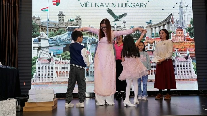 Cộng đồng hội nhập của người Việt tại Hungary