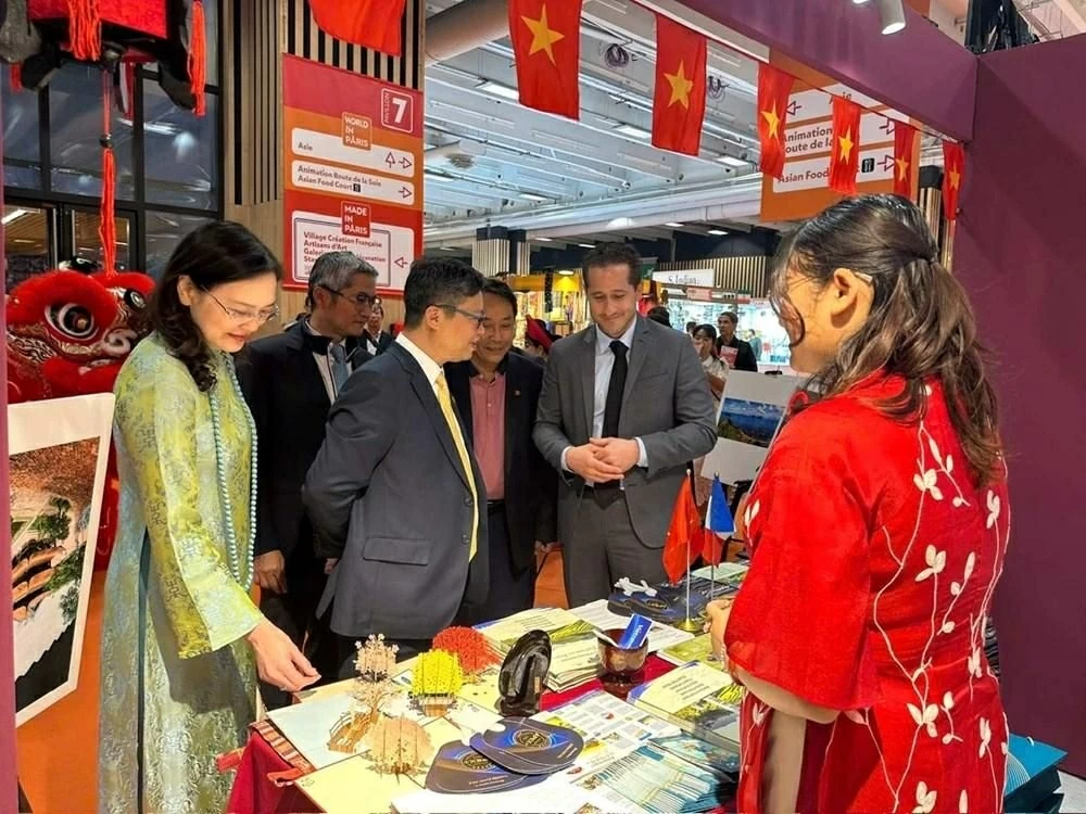 Đại sứ Việt Nam tại Pháp Trịnh Đức Hải Đại sứ Việt Nam tại Pháp Trịnh Đức Hải