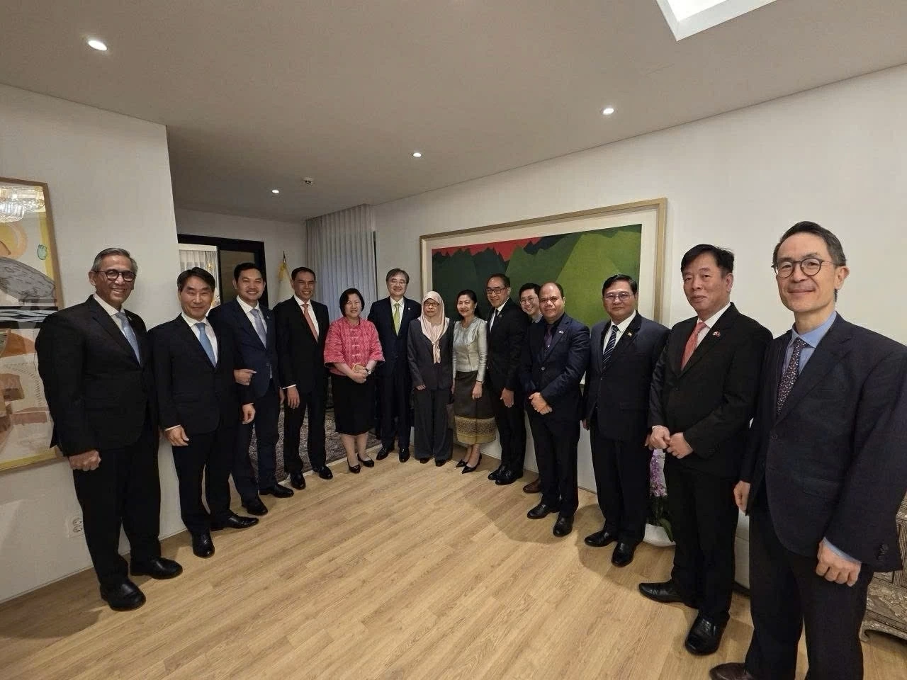 Bộ trưởng Ngoại giao Hàn Quốc ăn tối làm việc với Đại sứ các nước ASEAN tại Seoul
