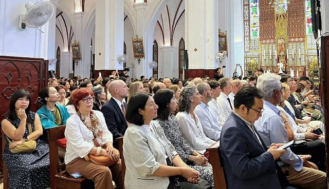 Mang di sản âm nhạc cổ điển châu Âu đến khán giả Hà Nội