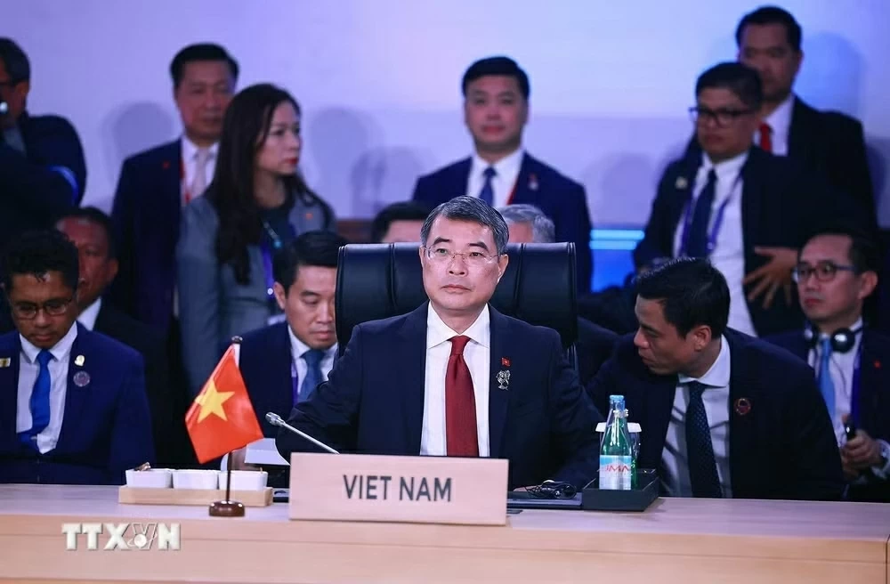 Phiên khai mạc và phiên họp toàn thể Hội nghị cấp cao ASEAN lần thứ 48 Phiên khai mạc và phiên họp toàn thể Hội nghị cấp cao ASEAN lần thứ 48