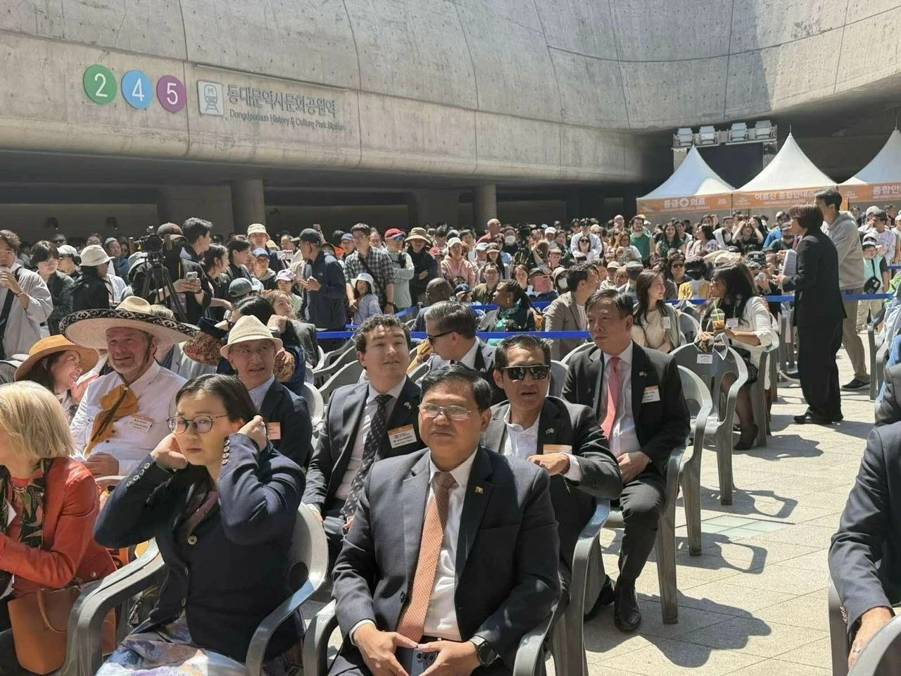Lễ hội Mùa xuân Seoul 2026 (Seoul Friendship Festival 2026) thu hút đông đảo khách tham quan. (Nguồn :Đại sứ quán Việt Nam tại Hàn Quốc) Lễ hội Mùa xuân Seoul 2026 (Seoul Friendship Festival 2026) thu hút đông đảo khách tham quan. (Nguồn :Đại sứ quán Việt Nam tại Hàn Quốc)