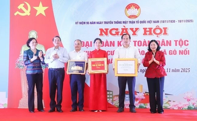 Mặt trận Tổ quốc Việt Nam - Nòng cốt trong tập hợp, đoàn kết và phát huy vai trò của nhân dân Mặt trận Tổ quốc Việt Nam - Nòng cốt trong tập hợp, đoàn kết và phát huy vai trò của nhân dân