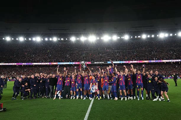 Những khoảnh khắc vỡ òa của Barcelona trong ngày đăng quang La Liga 2025/26