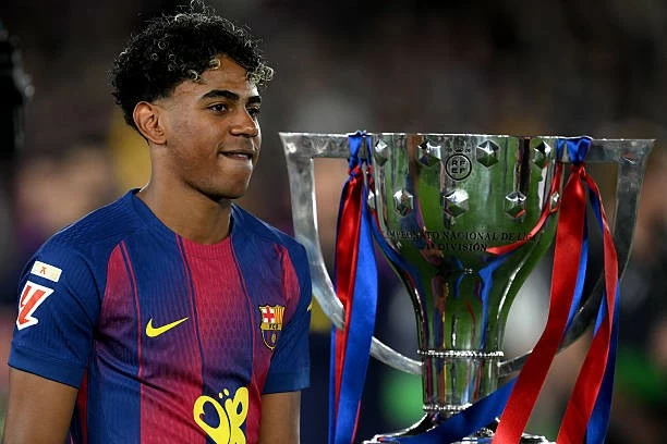 Những khoảnh khắc vỡ òa của Barcelona trong ngày đăng quang La Liga 2025/26