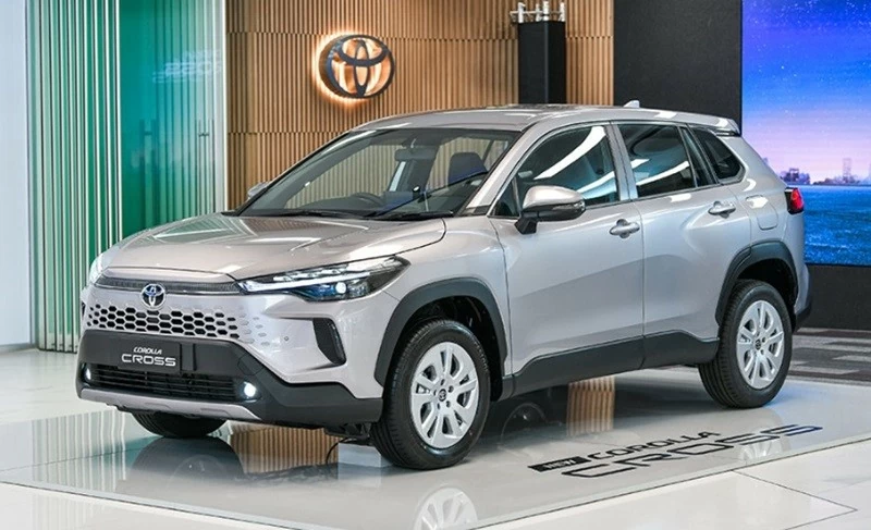 Top 5 mẫu xe hybrid bán chạy nhất tháng 4/2026: Toyota Corolla Cross vươn lên dẫn đầu.