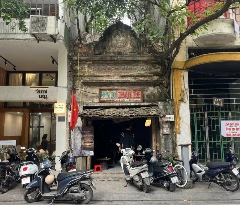(Ảnh 2: TôTô Cafe ra đời tại số 23 phố Châu Long, trong căn nhà cổ hơn một thế kỷ.) (Ảnh 2: TôTô Cafe ra đời tại số 23 phố Châu Long, trong căn nhà cổ hơn một thế kỷ.)