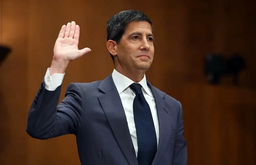 Ông Kevin Warsh được Thượng viện Mỹ phê chuẩn lãnh đạo Fed trong bối cảnh lạm phát và biến động địa chính trị tiếp tục gây sức ép lên nền kinh tế lớn nhất thế giới. (Nguồn: MS Now) Ông Kevin Warsh được Thượng viện Mỹ phê chuẩn lãnh đạo Fed trong bối cảnh lạm phát và biến động địa chính trị tiếp tục gây sức ép lên nền kinh tế lớn nhất thế giới. (Nguồn: MS Now)