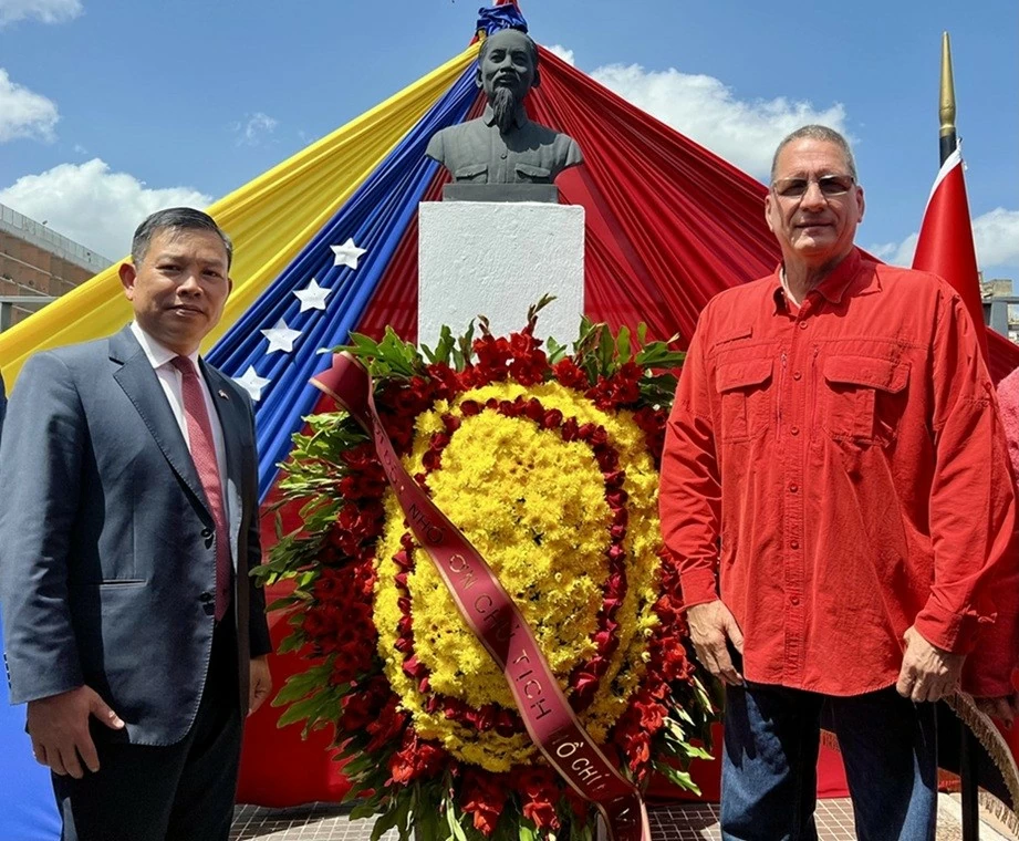 Venezuela tổ chức trọng thể Lễ kỷ niệm 136 năm ngày sinh Chủ tịch Hồ Chí Minh Venezuela tổ chức trọng thể Lễ kỷ niệm 136 năm ngày sinh Chủ tịch Hồ Chí Minh