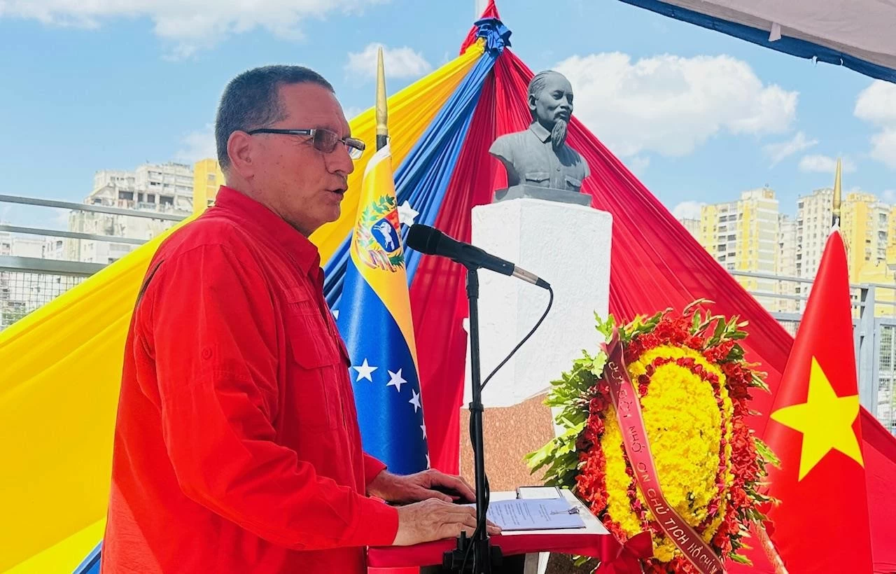 Venezuela tổ chức trọng thể Lễ kỷ niệm 136 năm ngày sinh Chủ tịch Hồ Chí Minh Venezuela tổ chức trọng thể Lễ kỷ niệm 136 năm ngày sinh Chủ tịch Hồ Chí Minh