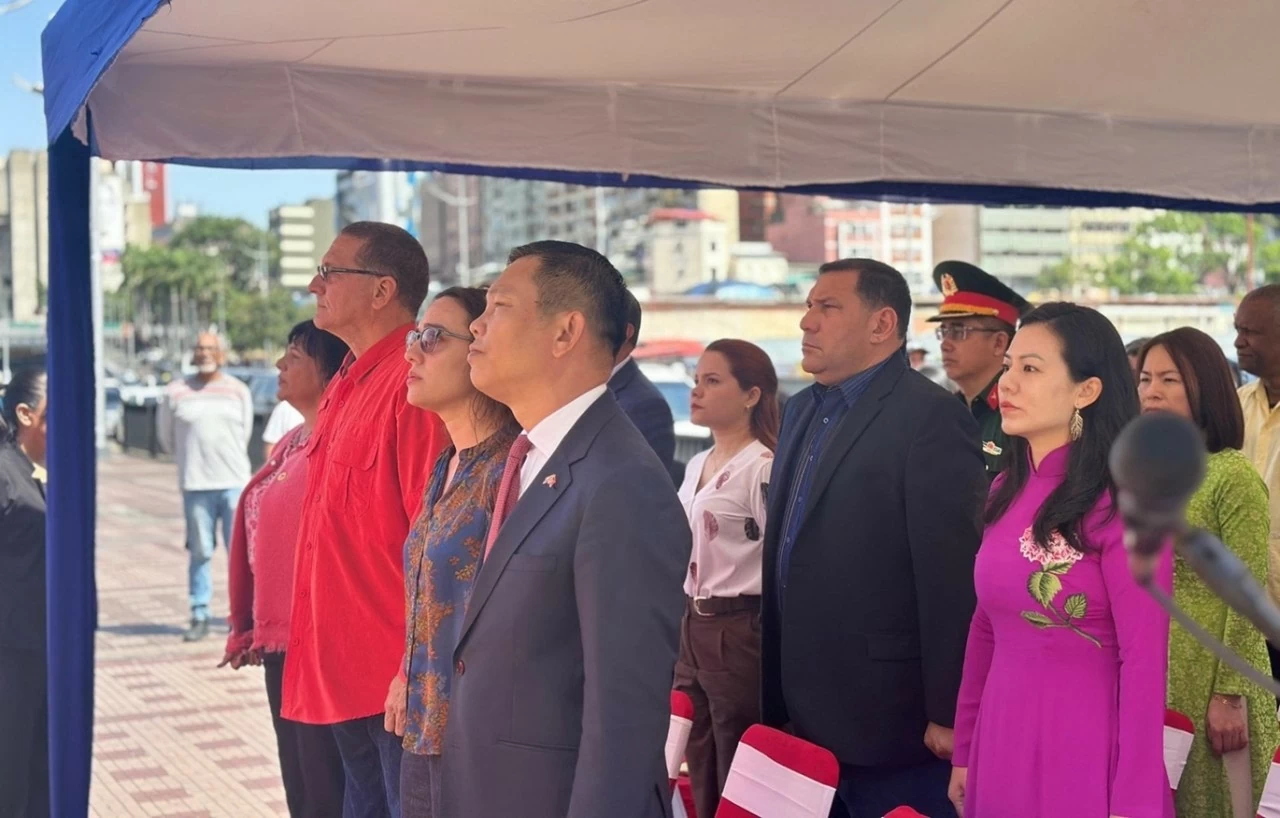 Venezuela tổ chức trọng thể Lễ kỷ niệm 136 năm ngày sinh Chủ tịch Hồ Chí Minh Venezuela tổ chức trọng thể Lễ kỷ niệm 136 năm ngày sinh Chủ tịch Hồ Chí Minh