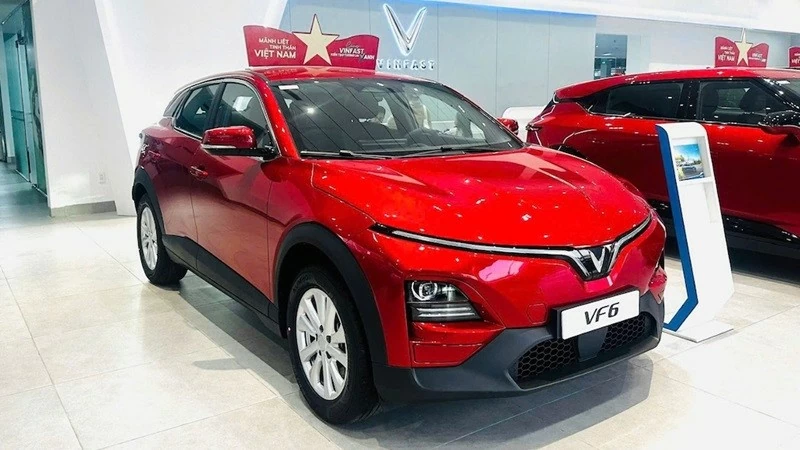 Top 5 xe SUV hạng B bán chạy nhất tháng 4/2026: VinFast VF 6 vươn lên dẫn đầu.