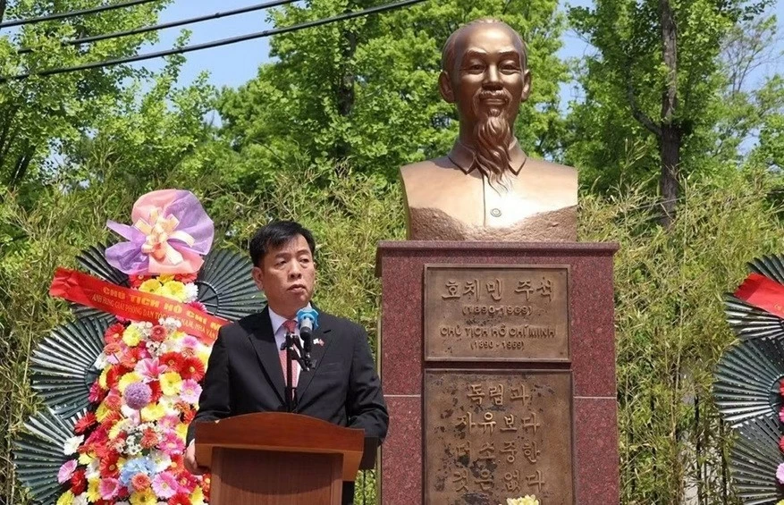 Tôn vinh và lan tỏa giá trị nhân văn của tư tưởng Hồ Chí Minh tại Hàn Quốc Tôn vinh và lan tỏa giá trị nhân văn của tư tưởng Hồ Chí Minh tại Hàn Quốc