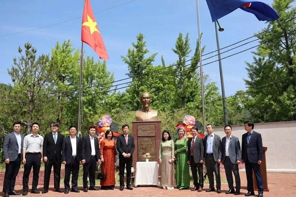 Tôn vinh và lan tỏa giá trị nhân văn của tư tưởng Hồ Chí Minh tại Hàn Quốc Tôn vinh và lan tỏa giá trị nhân văn của tư tưởng Hồ Chí Minh tại Hàn Quốc