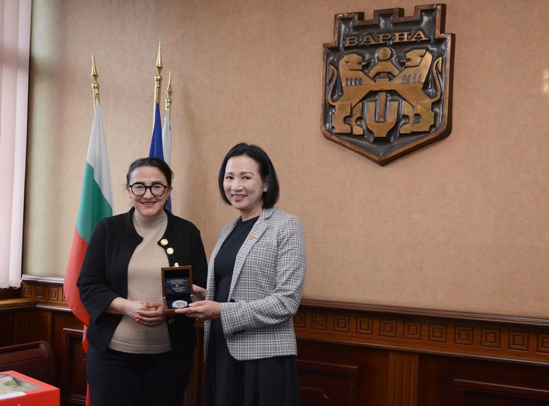 Đại sứ Việt Nam tại Bulgaria thúc đẩy hợp tác địa phương, giáo dục, doanh nghiệp tại Shumen và Varna