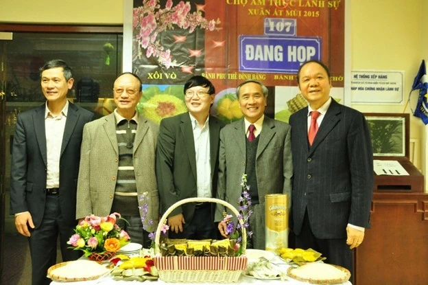 Đại sứ Bùi Hồng Phúc và ký ức về một thế hệ ngoại giao tận tâm Đại sứ Bùi Hồng Phúc và ký ức về một thế hệ ngoại giao tận tâm