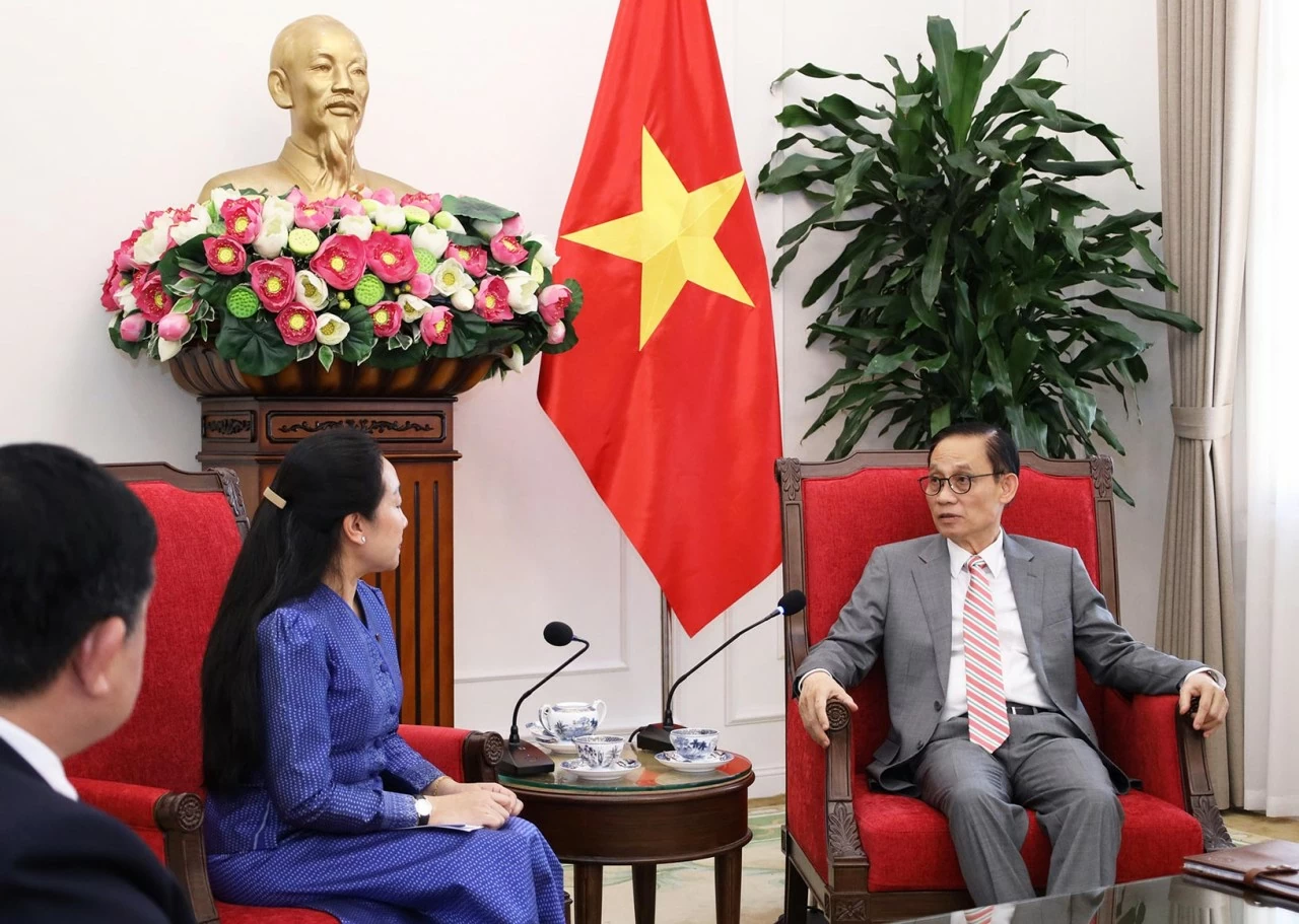 ộ trưởng Lê Hoài Trung nhấn mạnh ý nghĩa lịch sử của hợp tác cấp cao Việt Nam – Campuchia – Lào. (Ảnh: Thành Long)
