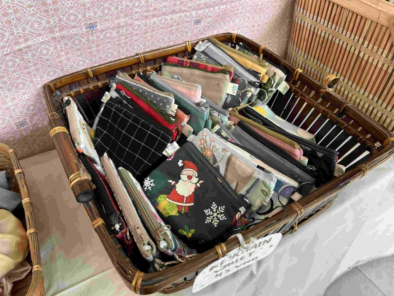 Các sản phẩm được ứng dụng thực tế trong đời sống. (Ảnh: Thảo Vy, Phương Anh)