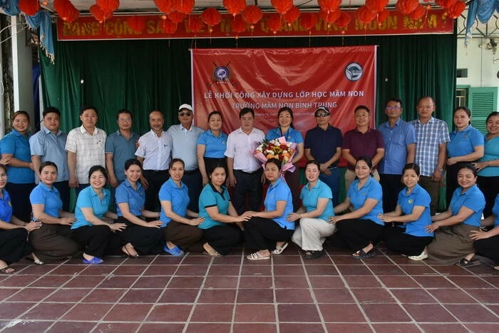 Kiều bào châu Âu xây lớp học cho trẻ em vùng khó khăn ở Thái Nguyên Kiều bào châu Âu xây lớp học cho trẻ em vùng khó khăn ở Thái Nguyên