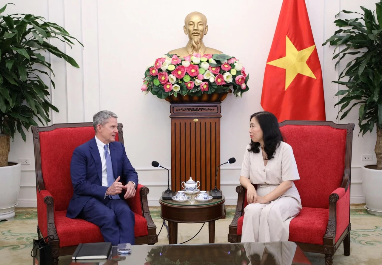 Phó Chủ tịch điều hành CNN Phil Nelson mong muốn mở rộng hợp tác với các cơ quan, địa phương của Việt Nam trong lĩnh vực truyền thông, quảng bá du lịch, văn hóa, đổi mới sáng tạo và tăng trưởng kinh tế Phó Chủ tịch điều hành CNN Phil Nelson mong muốn mở rộng hợp tác với các cơ quan, địa phương của Việt Nam trong lĩnh vực truyền thông, quảng bá du lịch, văn hóa, đổi mới sáng tạo và tăng trưởng kinh tế