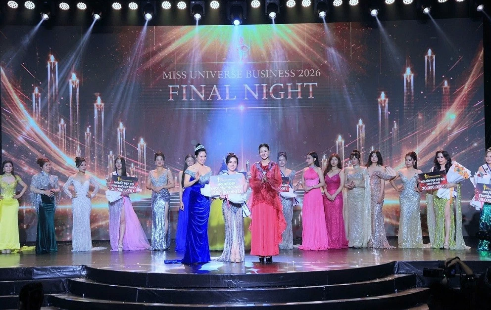 Hoa hậu Thanh Hà ngồi ghế nóng