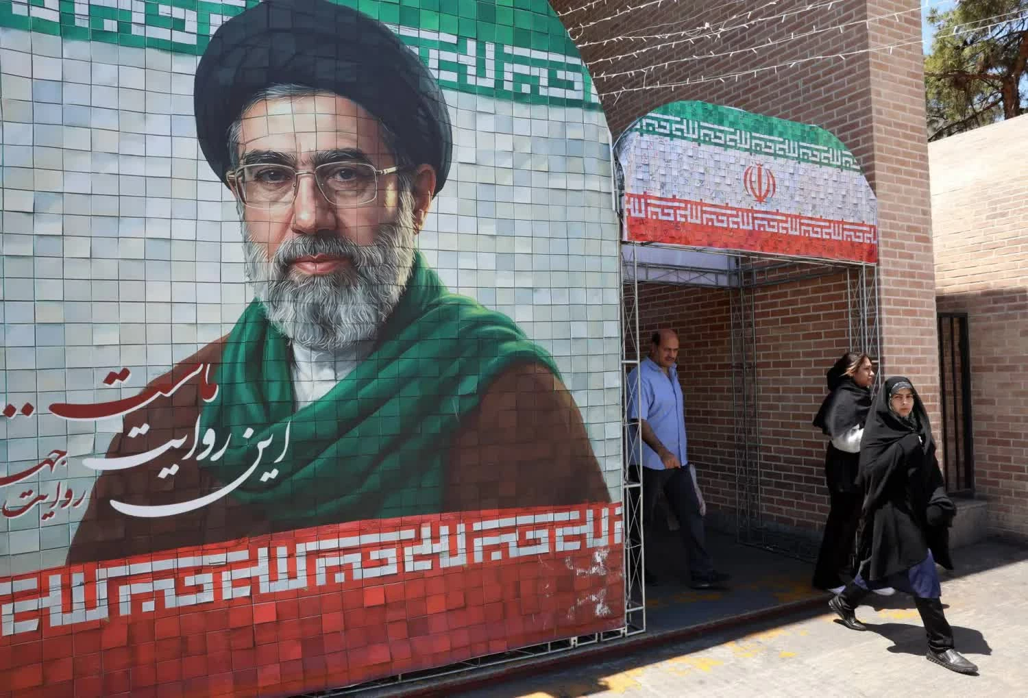 Lãnh đạo Tối cao Iran bị từ chối yêu cầu dự lễ tang cha