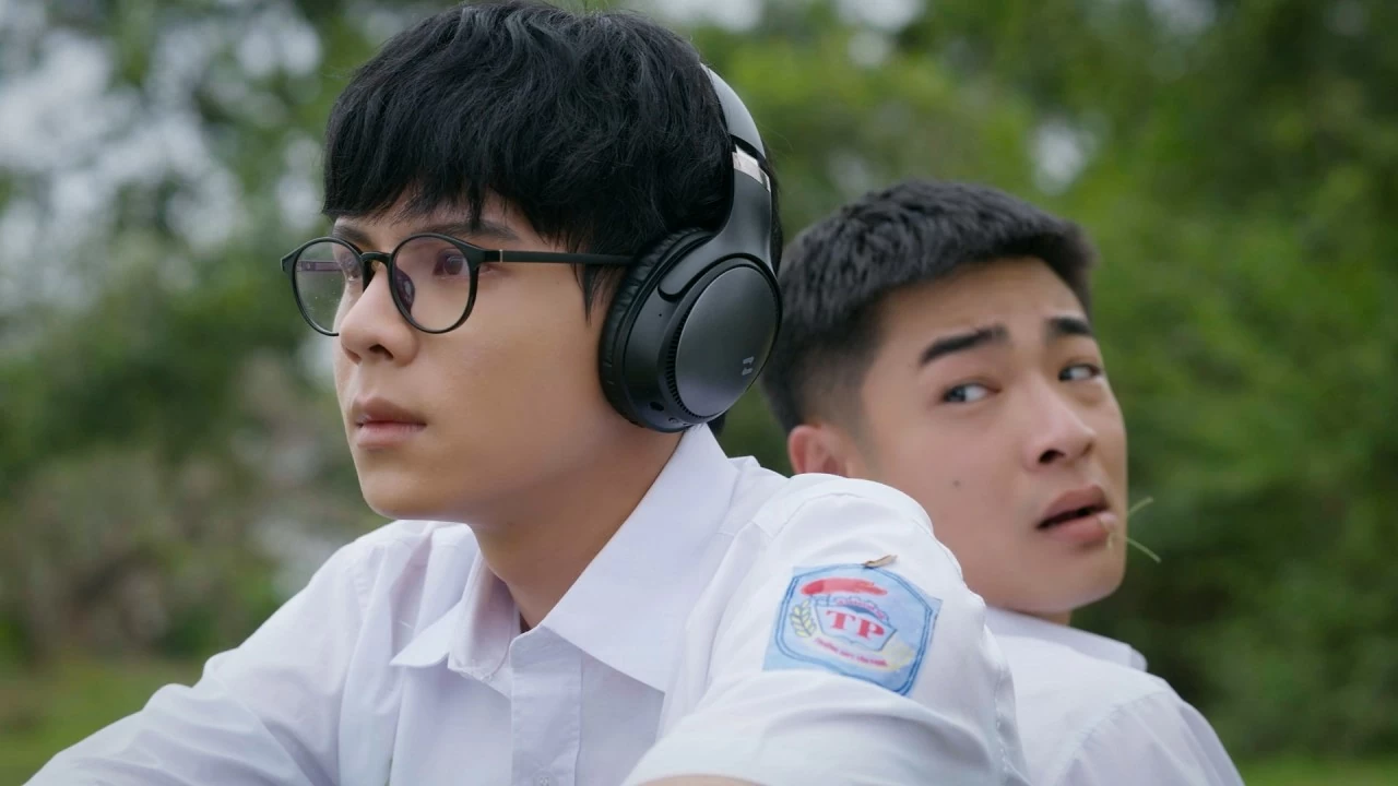 Phía bên kia thành phố tập 1