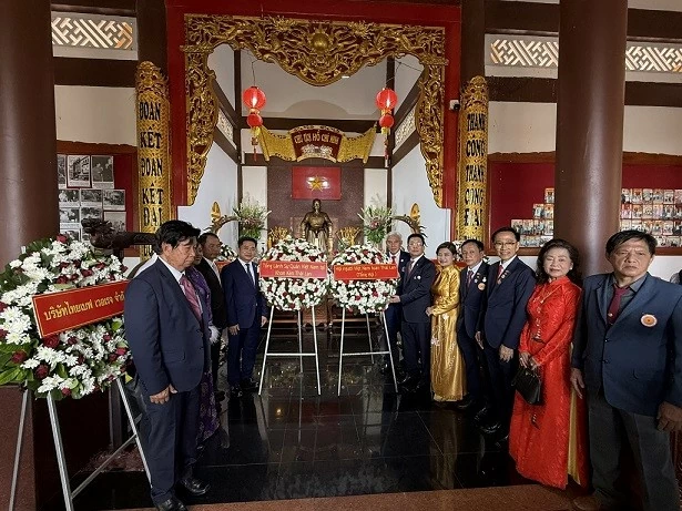 Dấu ấn Bác Hồ trong đời sống tinh thần của người Việt tại Thái Lan Dấu ấn Bác Hồ trong đời sống tinh thần của người Việt tại Thái Lan