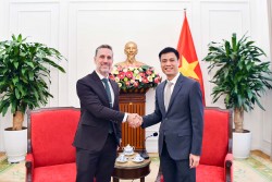 Thứ trưởng Ngoại giao Đặng Hoàng Giang làm việc Trưởng đại diện Quỹ Dân số Liên hợp quốc tại Việt Nam