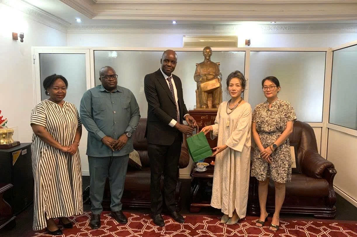 Đại sứ Việt Nam tại Tanzania tiếp đoàn cán bộ Đại học Dar Es Salaam, thúc đẩy hợp tác giáo dục và nghiên cứu khoa học Đại sứ Việt Nam tại Tanzania tiếp đoàn cán bộ Đại học Dar Es Salaam, thúc đẩy hợp tác giáo dục và nghiên cứu khoa học