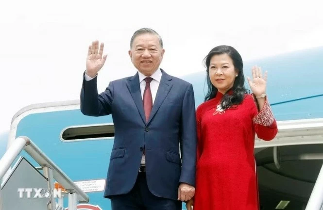 Tổng Bí thư, Chủ tịch nước Tô Lâm và Phu nhân đến thủ đô Manila, bắt đầu thăm cấp Nhà nước Philippines Tổng Bí thư, Chủ tịch nước Tô Lâm và Phu nhân đến thủ đô Manila, bắt đầu thăm cấp Nhà nước Philippines