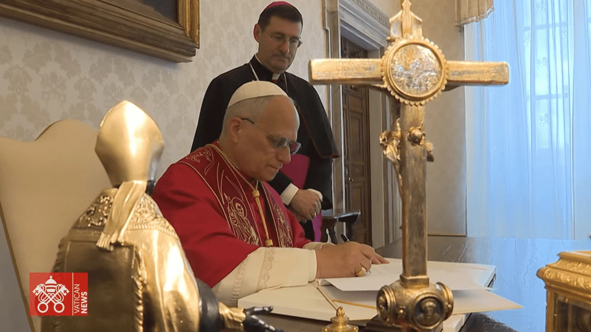 Giáo hoàng Leo XIV ký thông điệp về AI. (Nguồn: Vatican News)