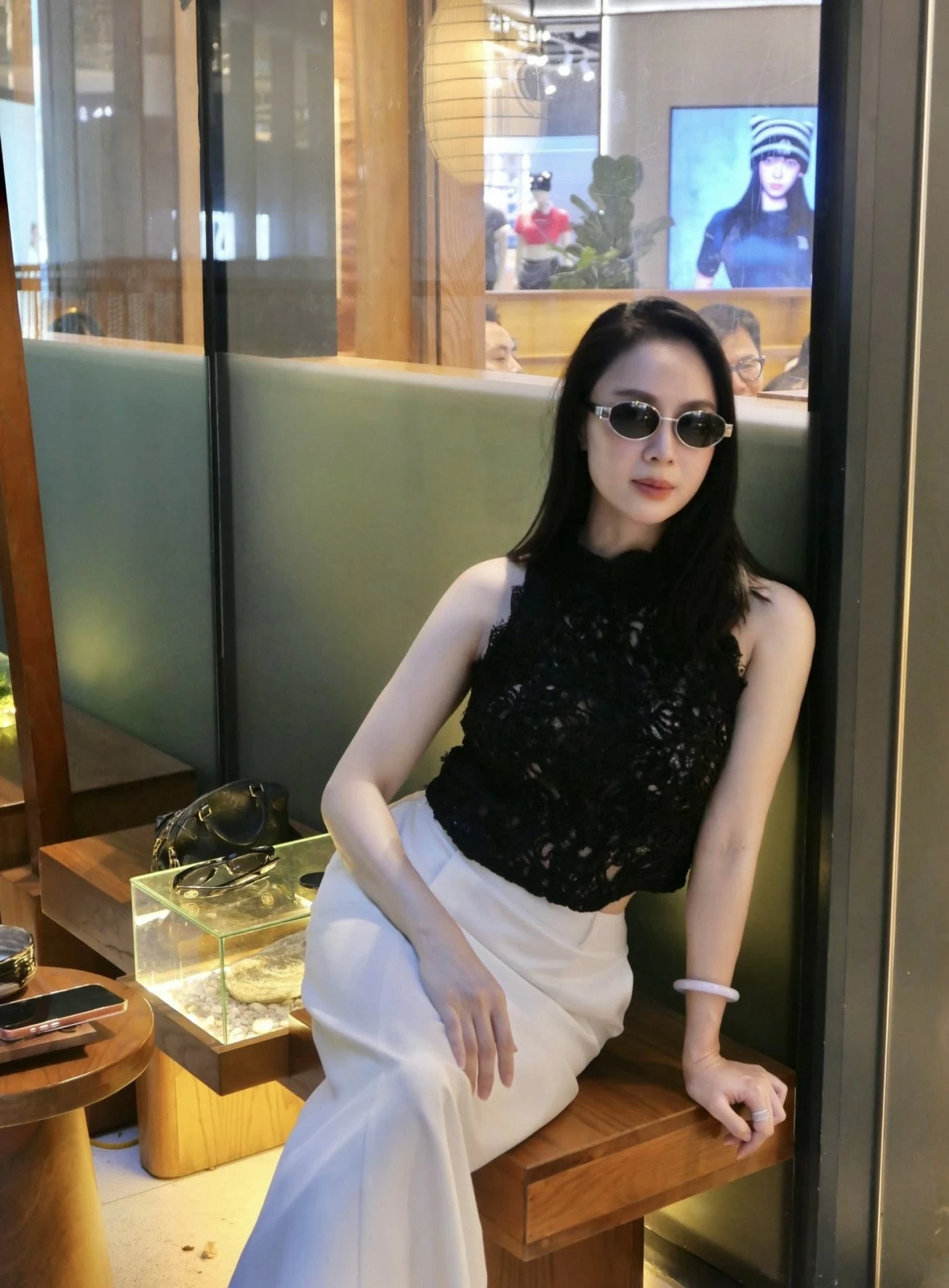 Nhan sắc diễn viên Hồng Diễm