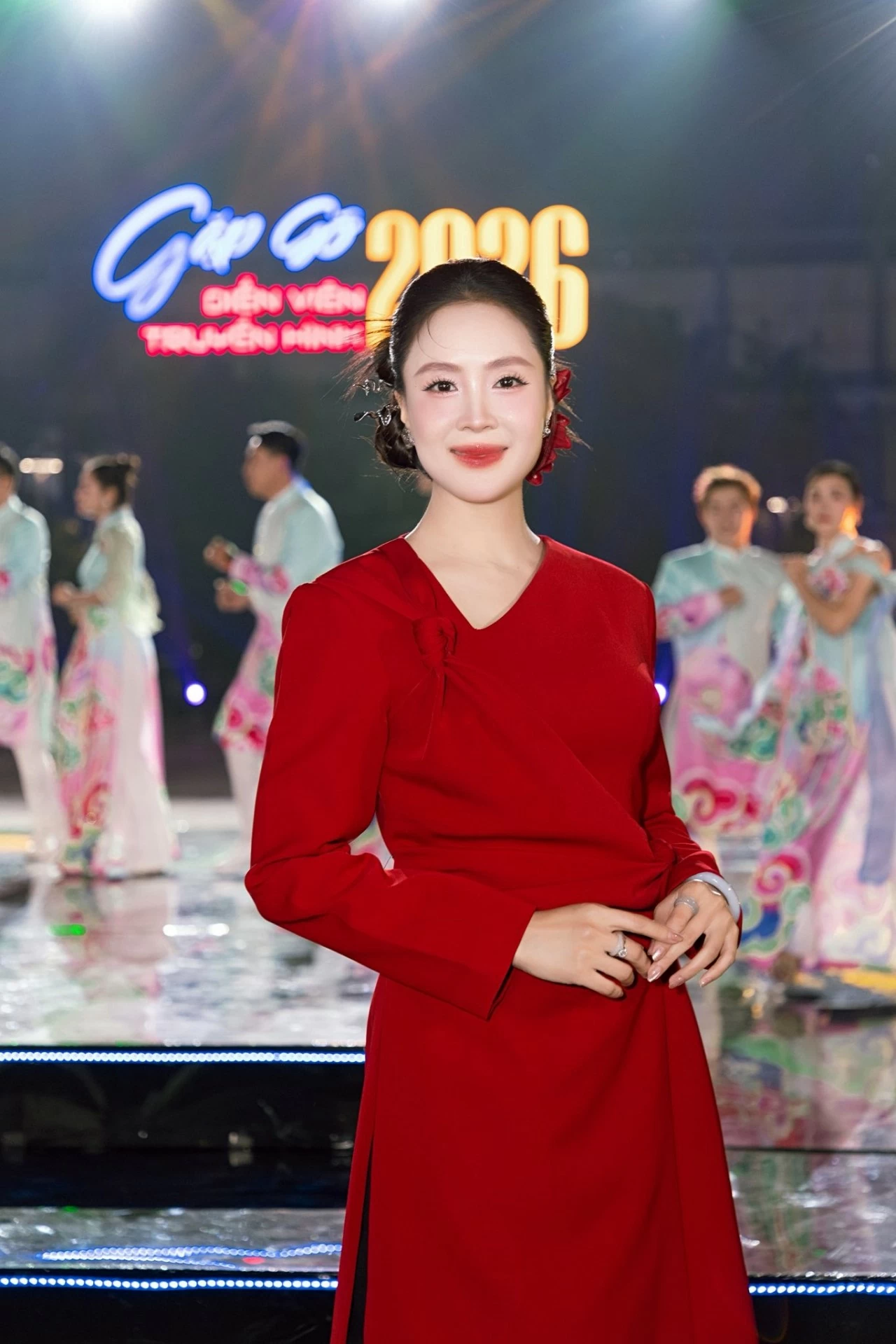 Nhan sắc diễn viên Hồng Diễm