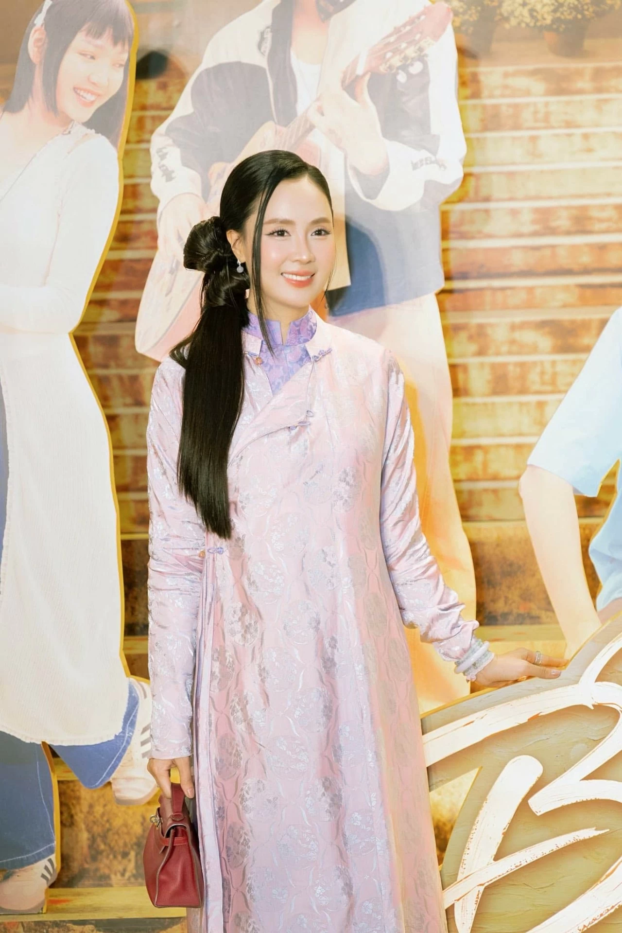 Nhan sắc diễn viên Hồng Diễm
