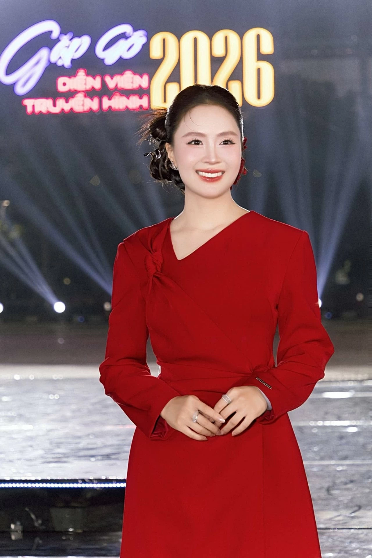 Nhan sắc diễn viên Hồng Diễm