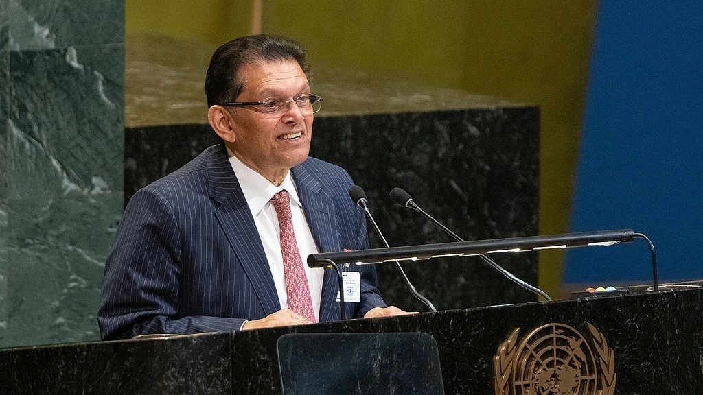 Ngoại trưởng Bangladesh Khalilur Rahman phát biểu sau khi giành chiến thắng trong cuộc bầu chọn Chủ tịch Đại hội đồng Liên hợp quốc khóa 81 tại trụ sở Liên hợp quốc ở New York ngày 2/6. (Nguồn: UN Photo)
