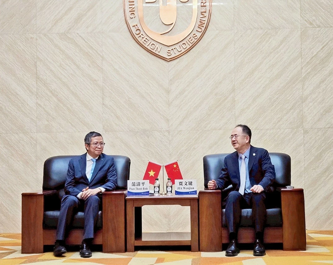 Đại sứ Phạm Thanh Bình thăm và phát biểu tại Đại học Ngoại ngữ Bắc Kinh: Thúc đẩy giao lưu nhân văn, kết nối thế hệ trẻ Việt Nam-Trung Quốc Đại sứ Phạm Thanh Bình thăm và phát biểu tại Đại học Ngoại ngữ Bắc Kinh: Thúc đẩy giao lưu nhân văn, kết nối thế hệ trẻ Việt Nam-Trung Quốc